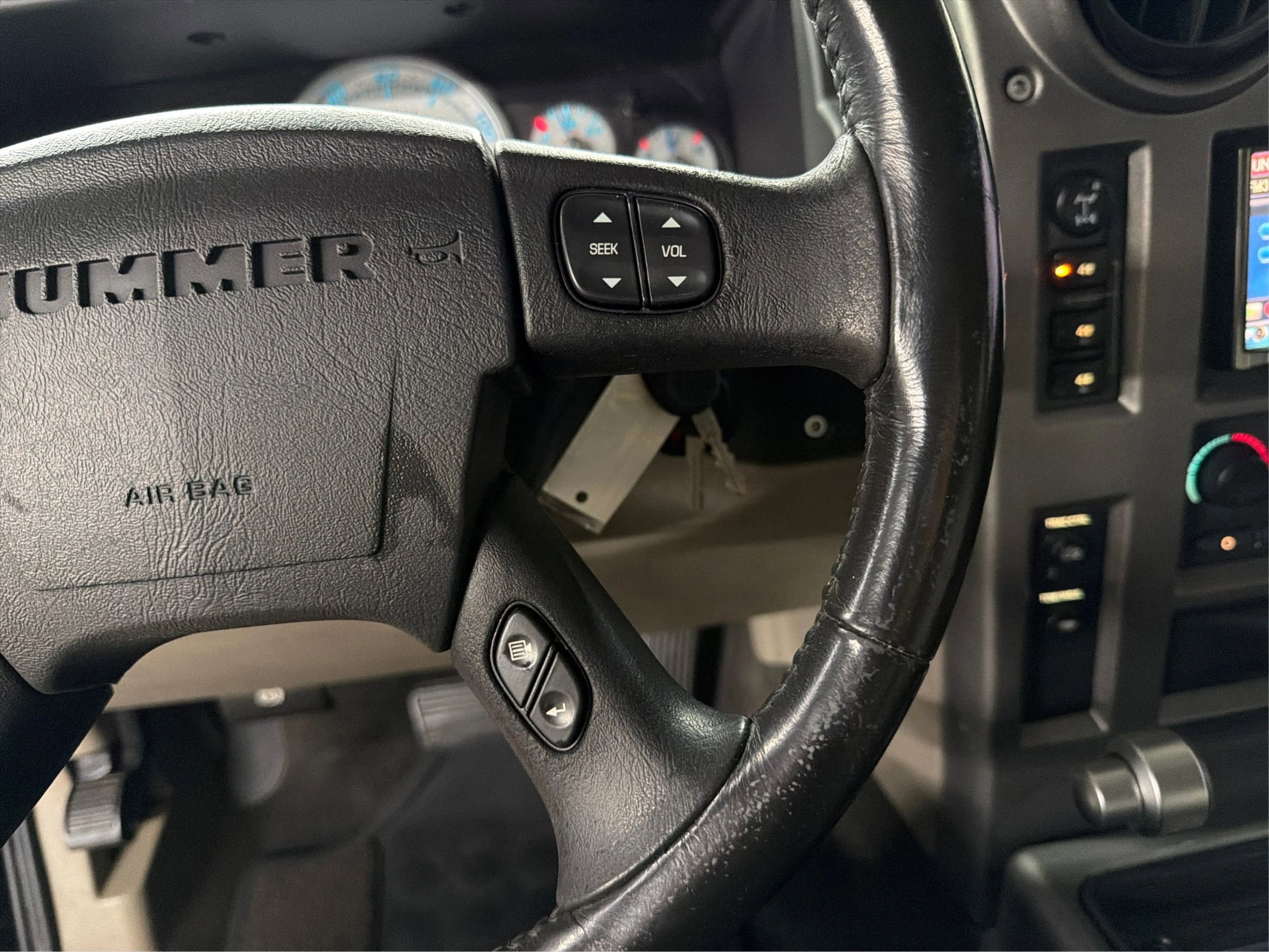 Used 2003 HUMMER H2 w/ Preferred Equipment Group image 23