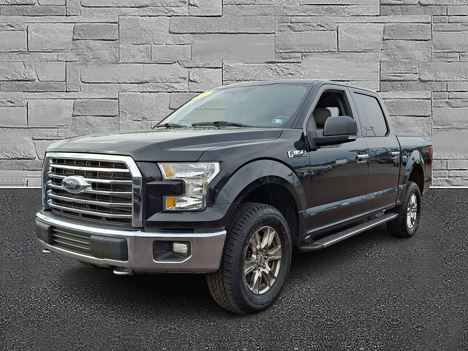 Used 2015 Ford F150 XLT w/ Equipment Group 302A Luxury AWD/4WD image 4