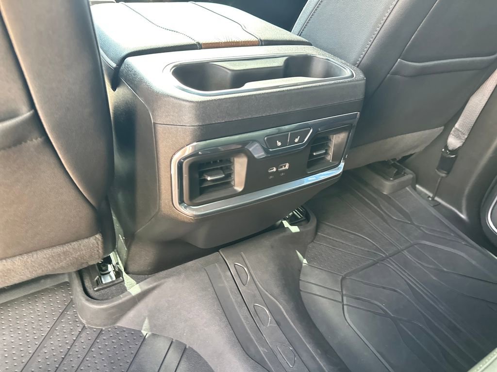 Used 2024 Chevrolet Silverado 1500 High Country w/ High Country Premium Package AWD/4WD image 30