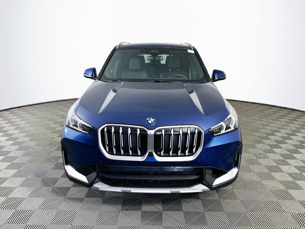 Used 2025 BMW X1 xDrive28i AWD/4WD image 3