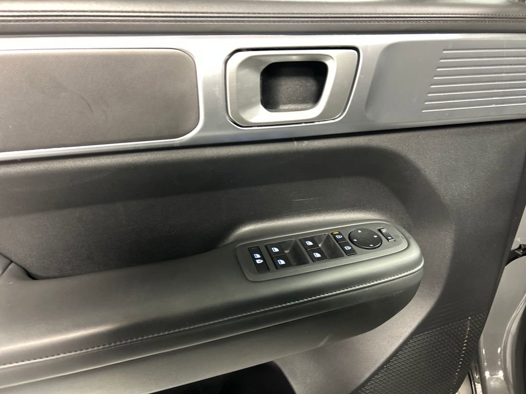 Used 2025 Hyundai Santa Fe SEL image 12