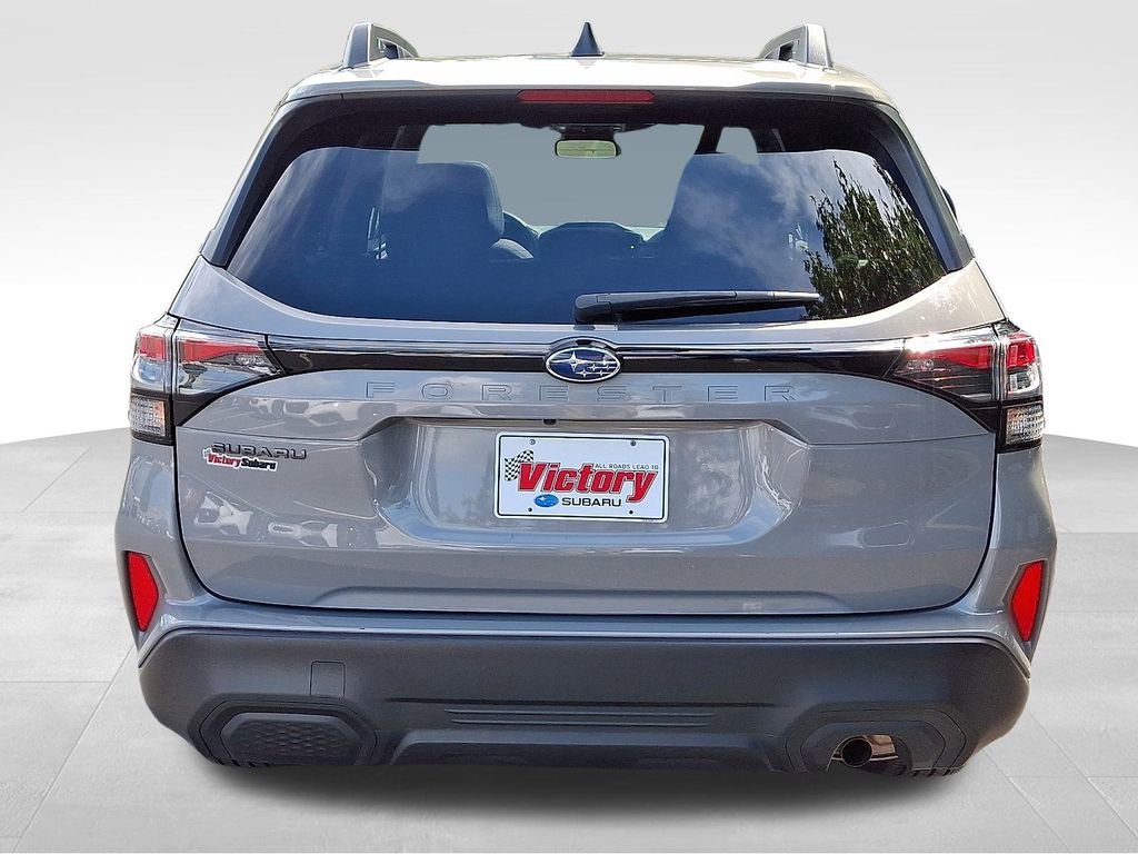 Used 2025 Subaru Forester Premium image 5