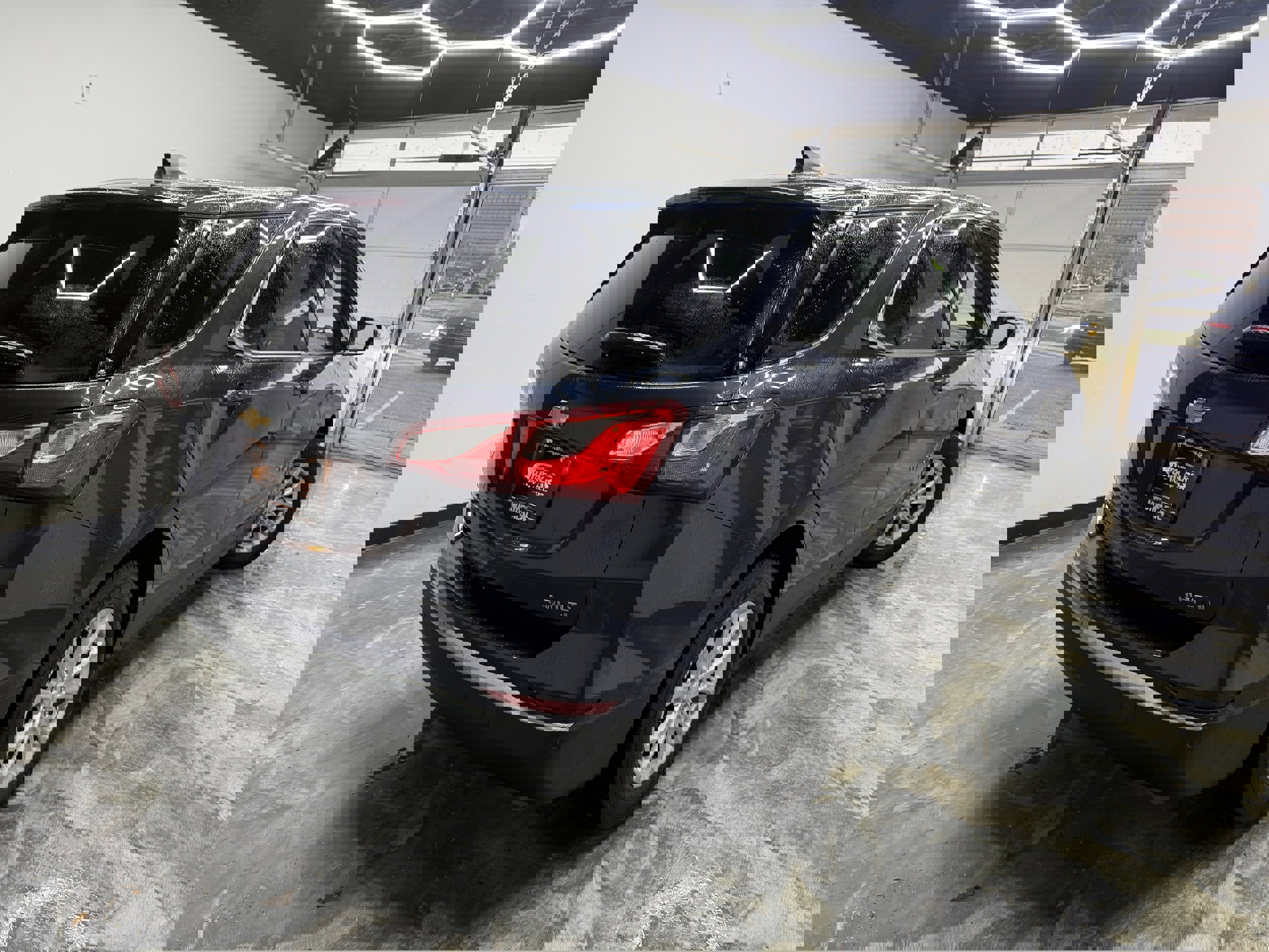 Used 2018 Chevrolet Equinox LT image 5