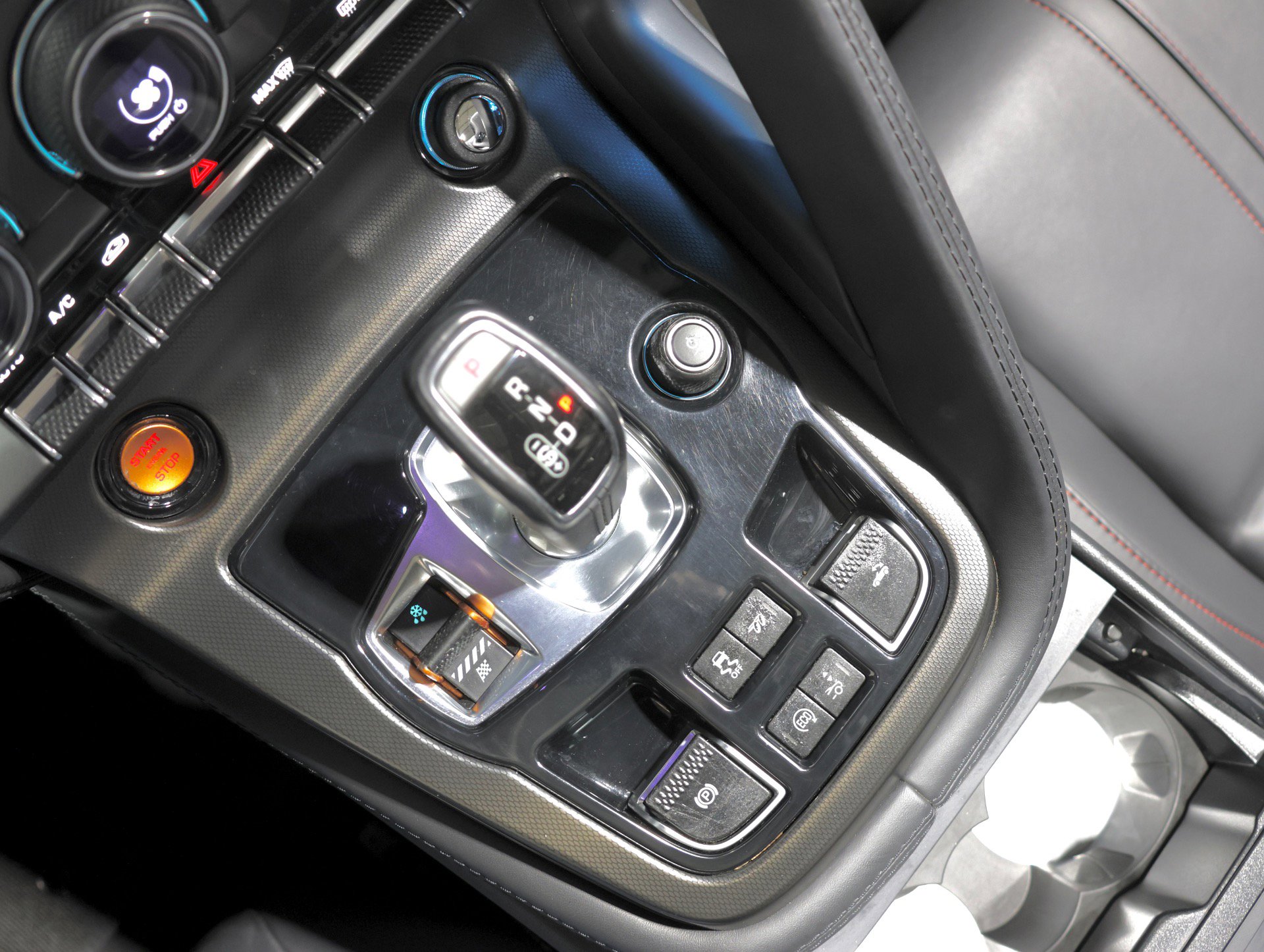 Used 2014 Jaguar F-TYPE S image 65