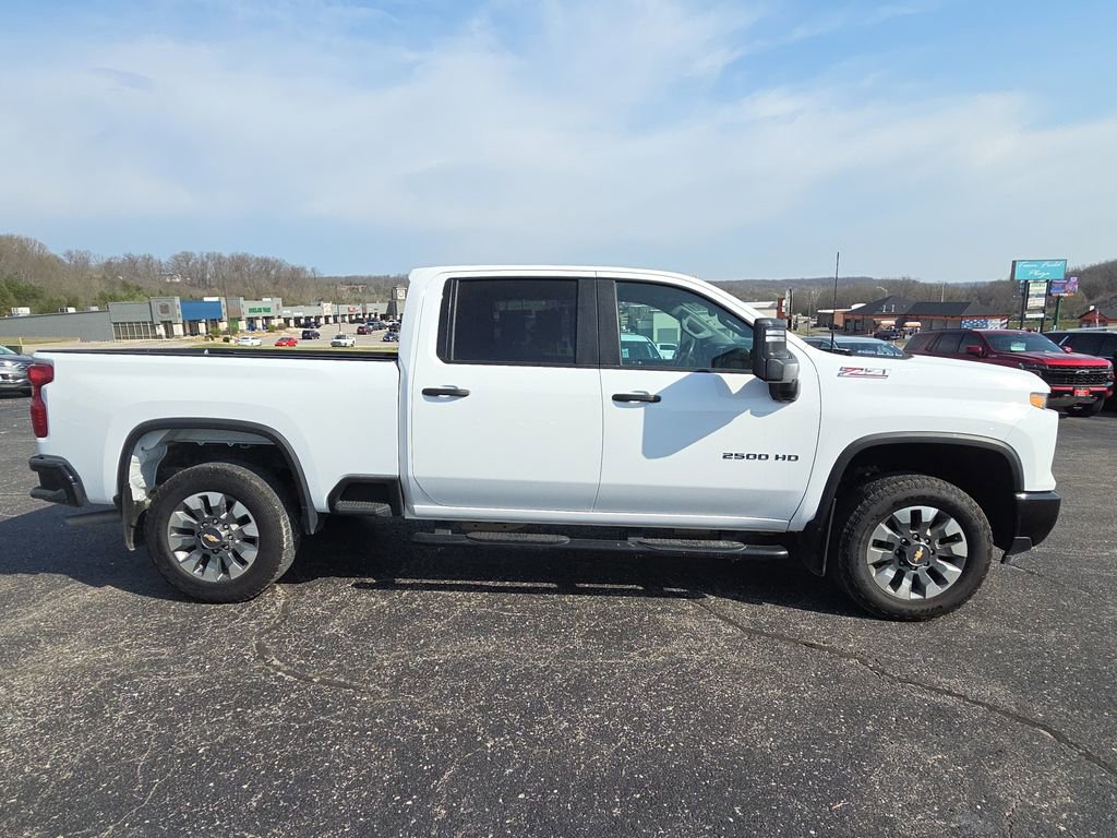 Used 2025 Chevrolet Silverado 2500 Custom w/ Custom Value Package image 10