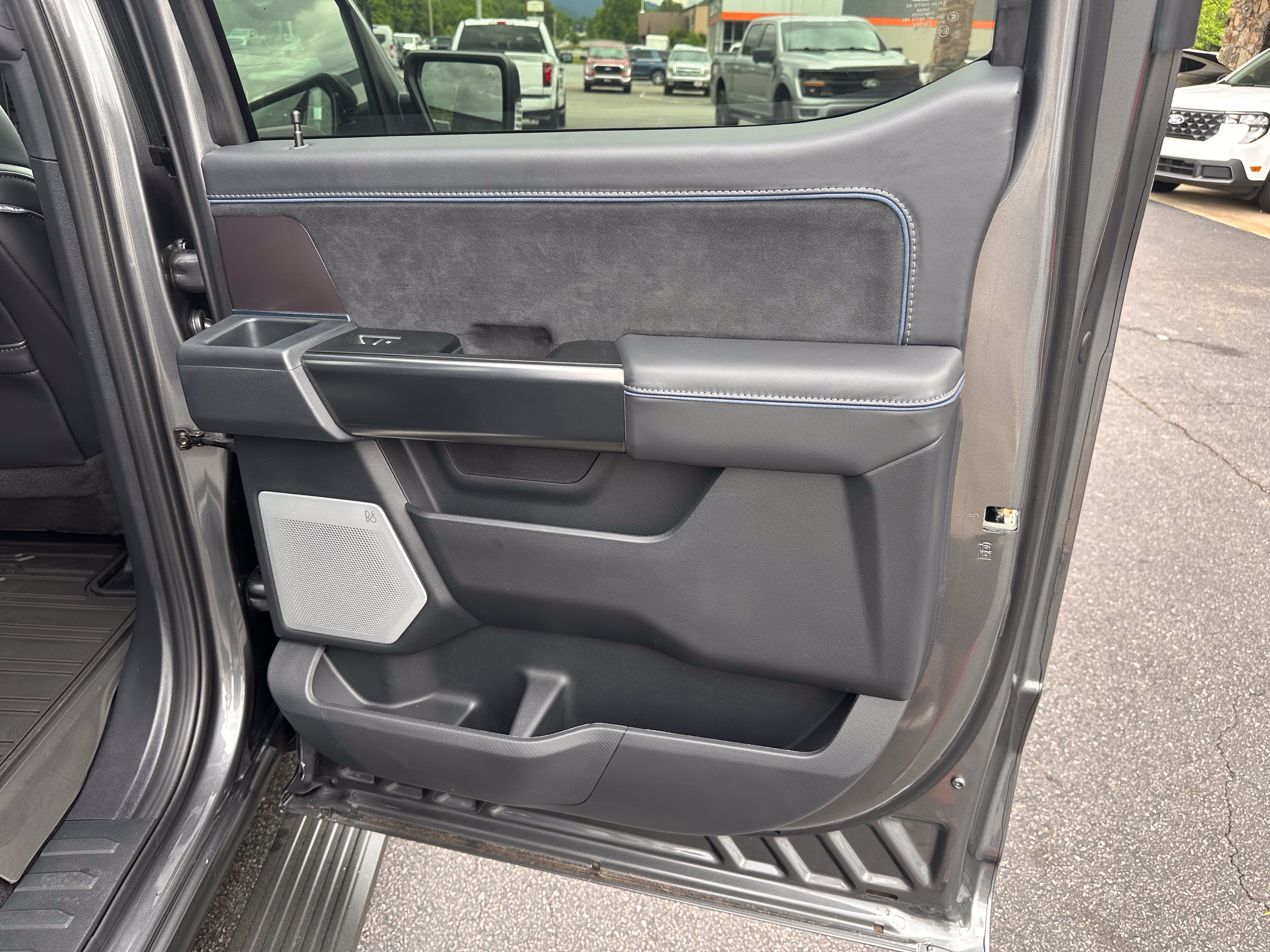 Used 2025 Ford F150 Platinum w/ Equipment Group 702A High AWD/4WD image 18