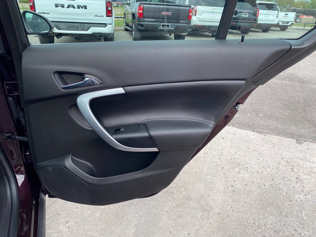 Used 2017 Buick Regal Sport Touring FWD image 17