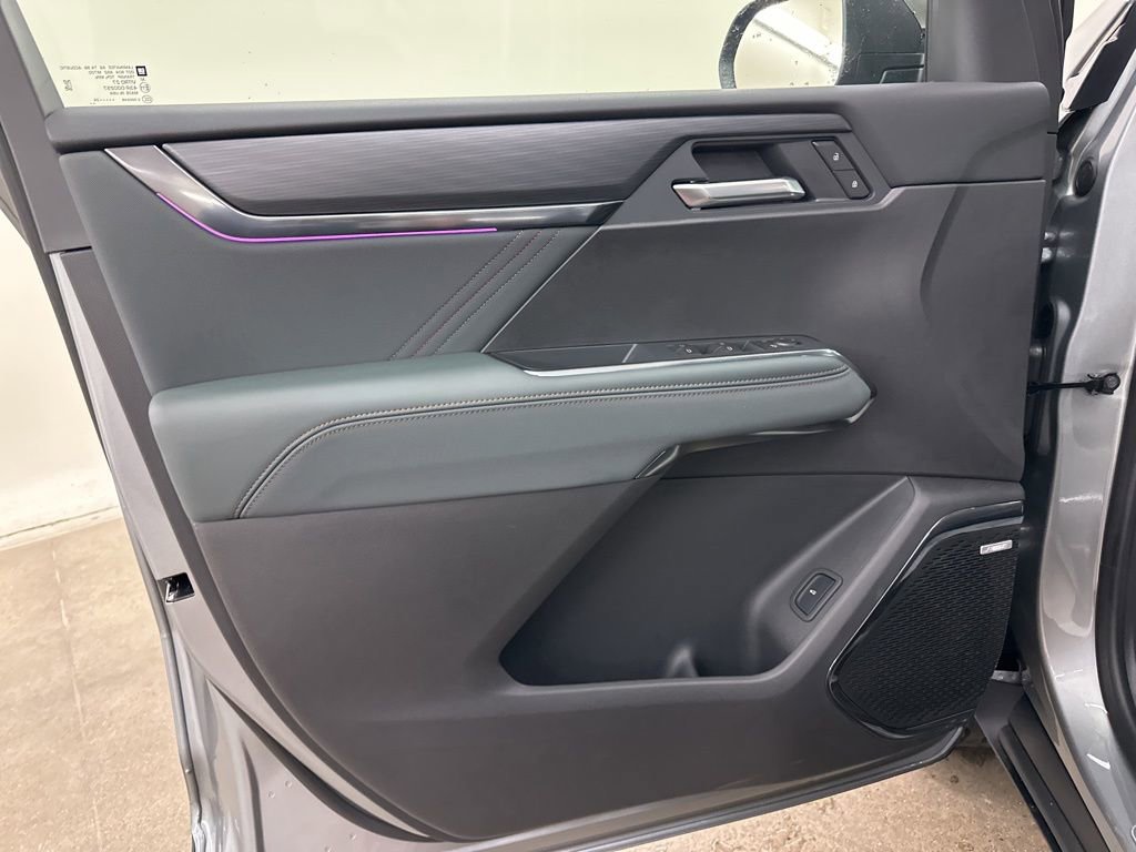 New 2026 GMC Acadia AT4 w/ Luxury Package AWD/4WD image 30