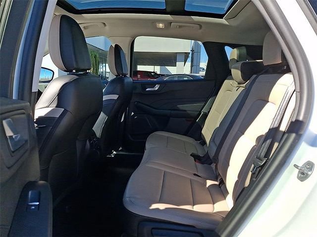 Used 2021 Ford Escape Titanium image 10