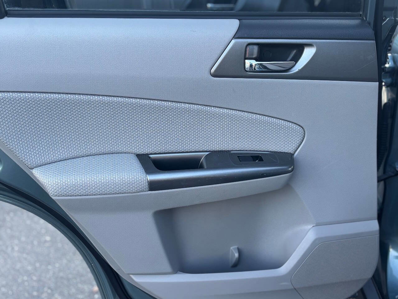 Used 2011 Subaru Forester 2.5X Premium w/ All-Weather Pkg image 22