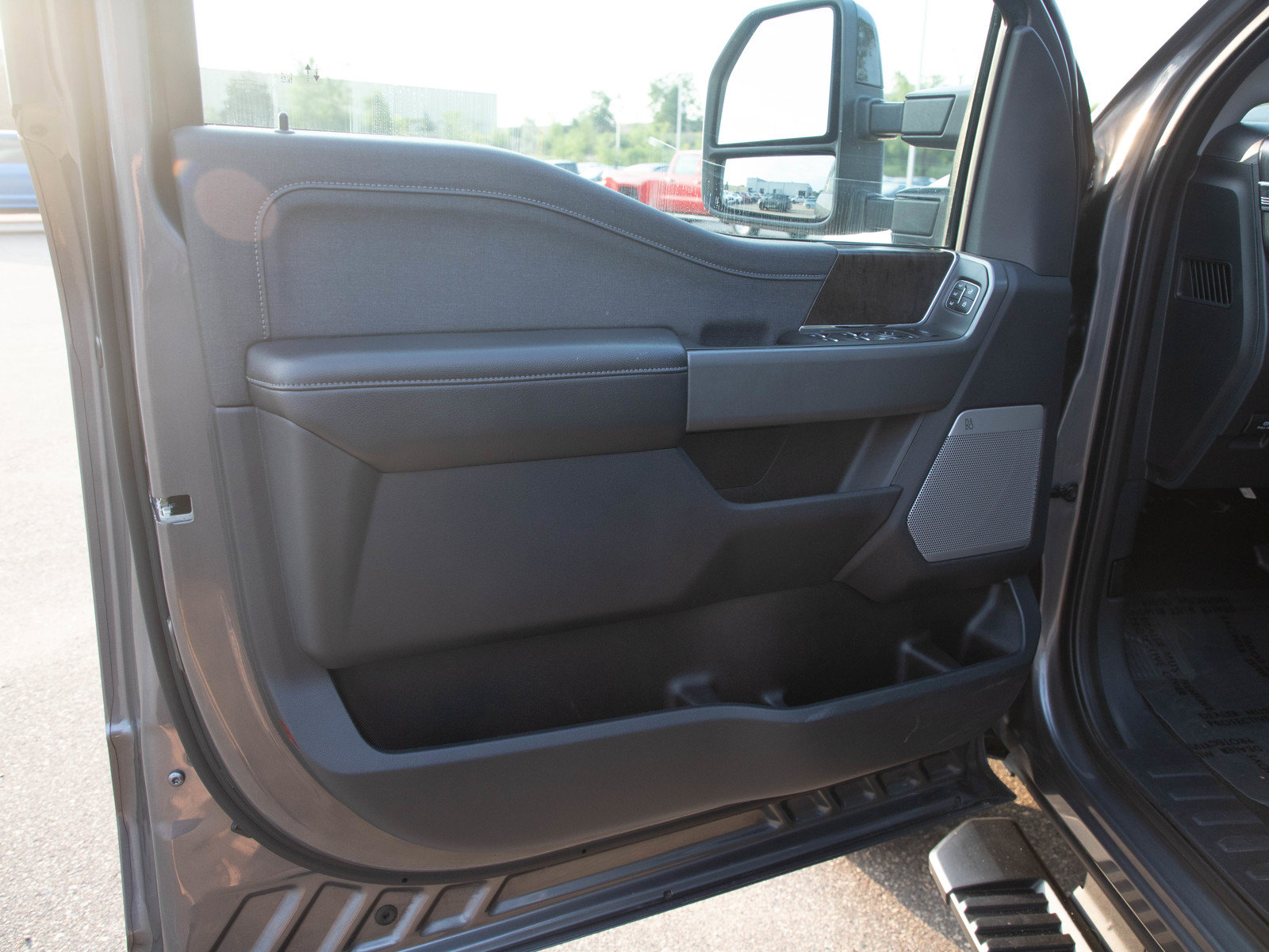Used 2024 Ford F250 Lariat w/ Lariat Ultimate Package AWD/4WD image 21