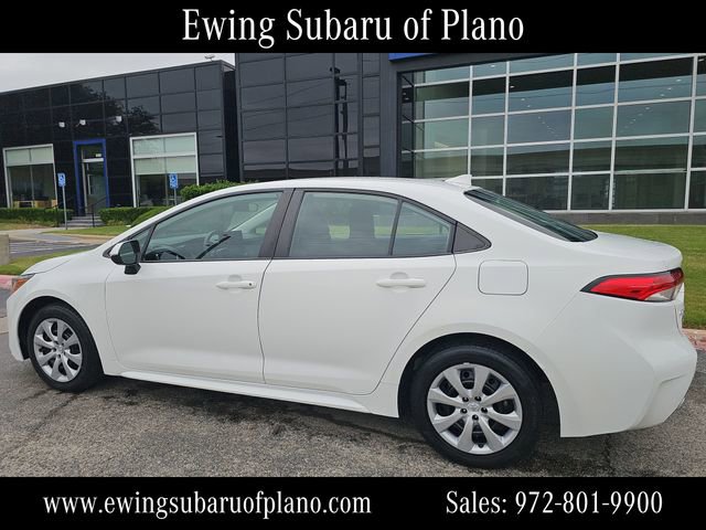 Used 2022 Toyota Corolla LE FWD image 3