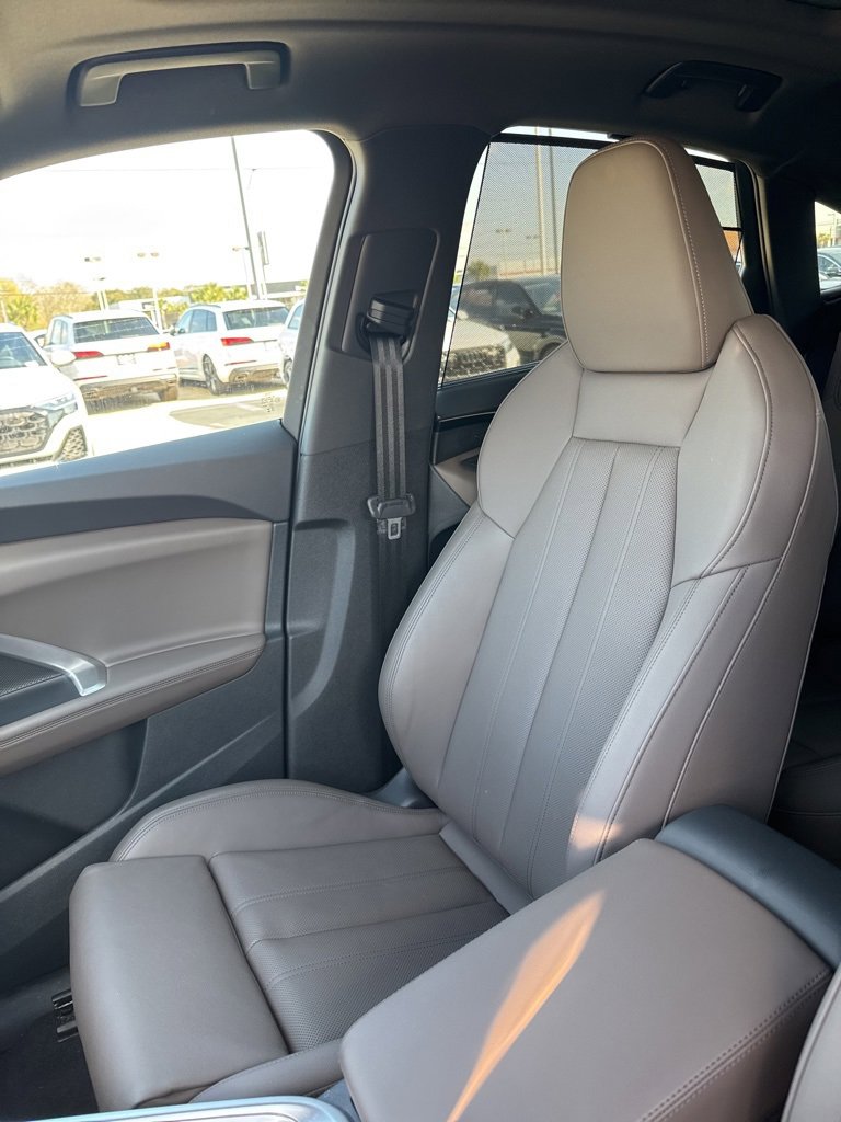 Used 2025 Audi Q5 Premium Plus w/ Premium Plus image 9