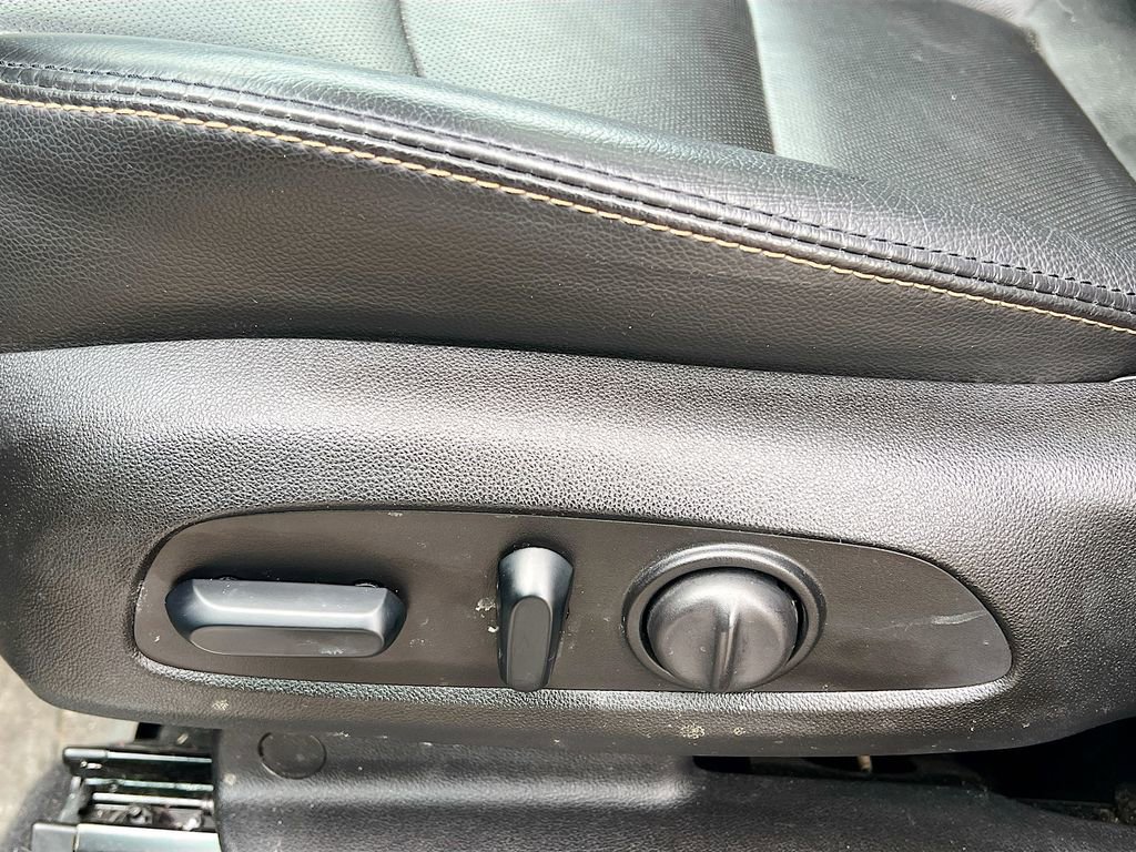Used 2018 Chevrolet Equinox Premier FWD image 22