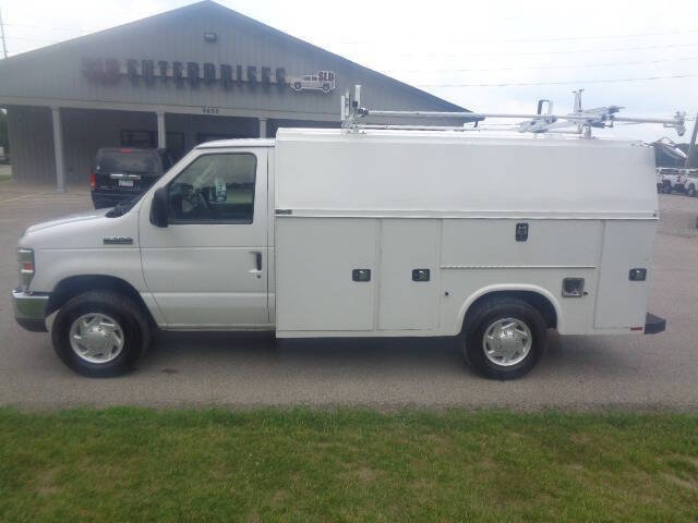 Used 2019 Ford E-350 and Econoline 350 Super Duty w/ Power Windows & Locks Group RWD image 2