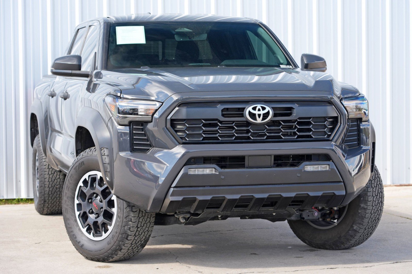Used 2024 Toyota Tacoma TRD Off-Road w/ TRD Off Road Upgrade Package AWD/4WD image 4