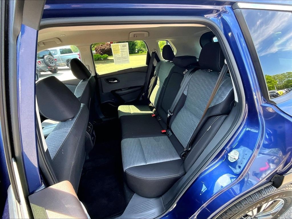 Used 2023 Nissan Rogue SV AWD/4WD image 15