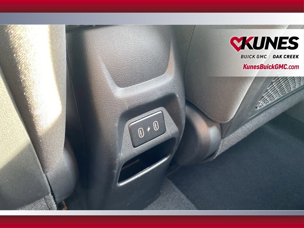 Used 2025 Hyundai Venue SEL FWD image 25