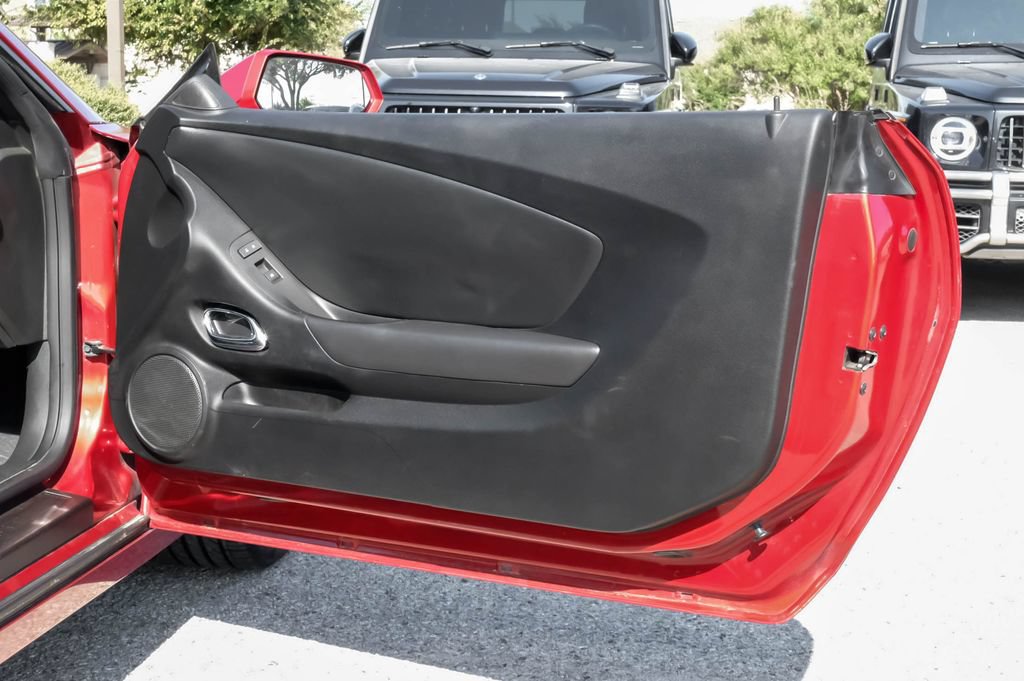 Used 2015 Chevrolet Camaro LT RWD image 38
