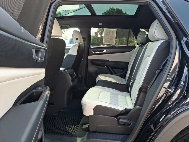 Used 2024 Volkswagen Atlas Cross Sport SEL Premium R-Line AWD/4WD image 10