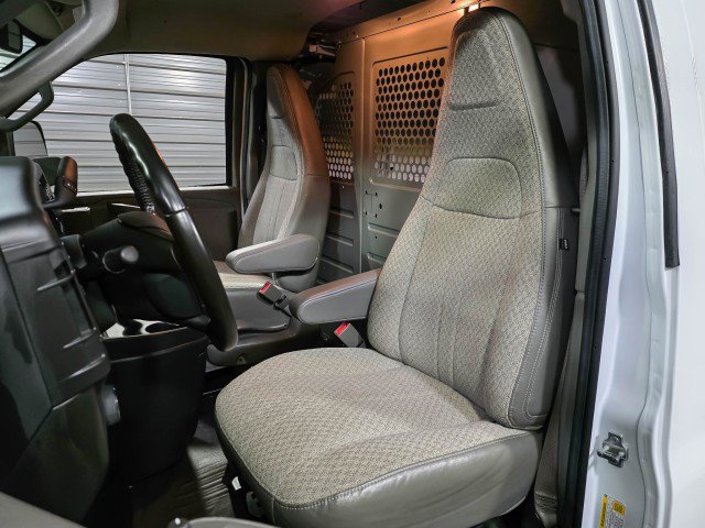 Used 2021 GMC Savana 2500 w/ Driver Convenience Package image 17