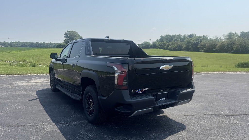 New 2025 Chevrolet Silverado EV LT image 5