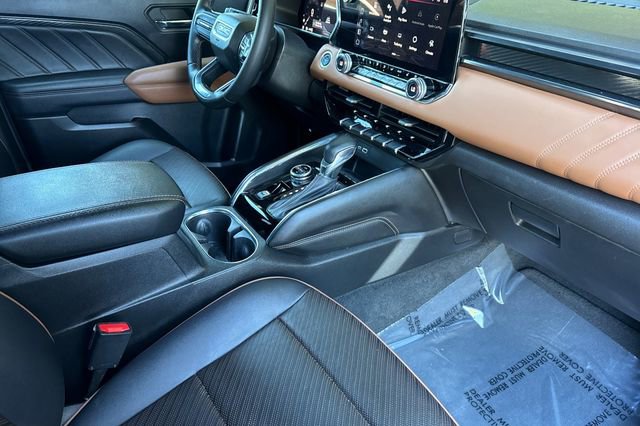 Used 2024 GMC Canyon AT4 w/ AT4 Premium Package image 19