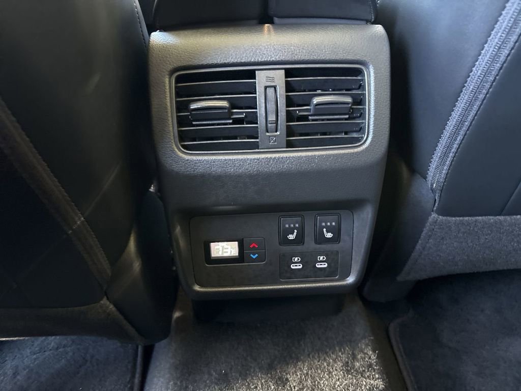Used 2025 Nissan Rogue Platinum w/ Platinum Premium Package image 22