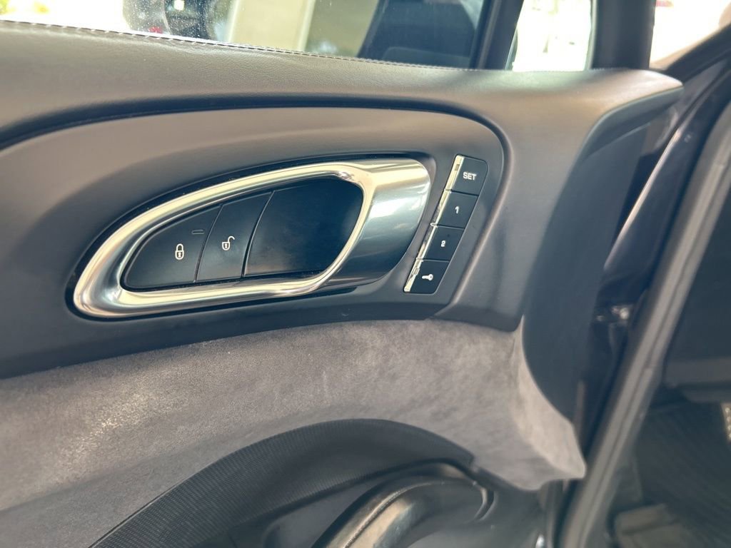 Used 2016 Porsche Cayenne GTS image 43