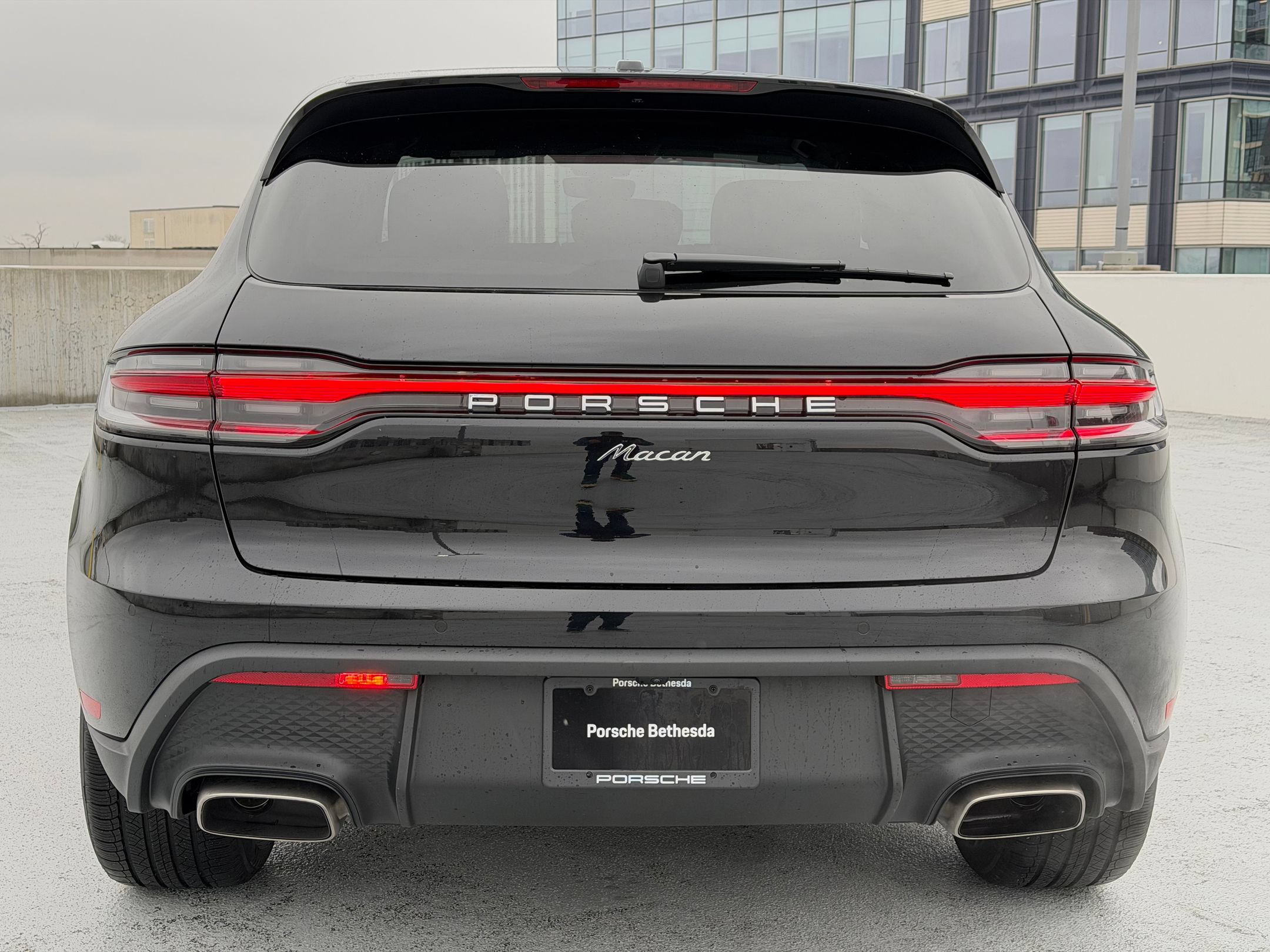 Certified 2026 Porsche Macan AWD/4WD image 6