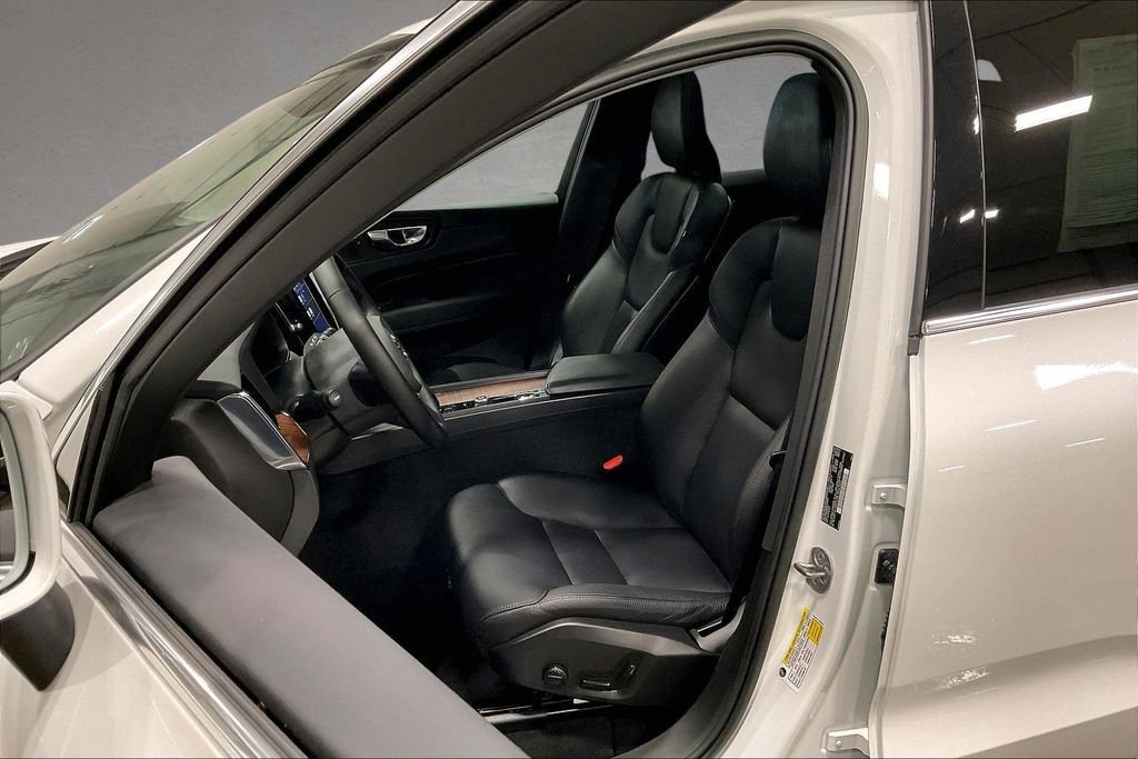 Certified 2023 Volvo XC60 B5 Plus w/ Climate Package AWD/4WD image 21