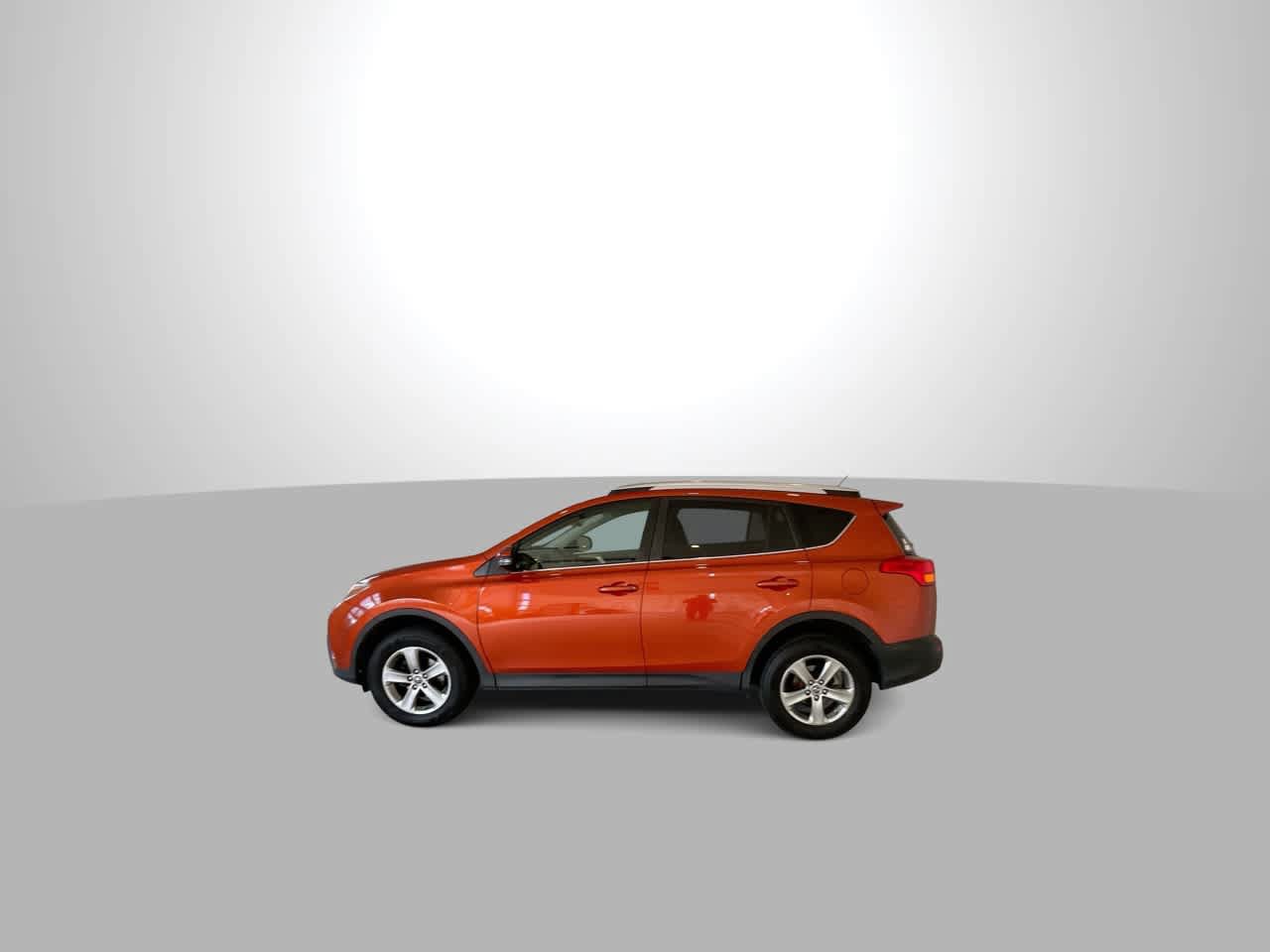 Used 2015 Toyota RAV4 XLE AWD/4WD image 5
