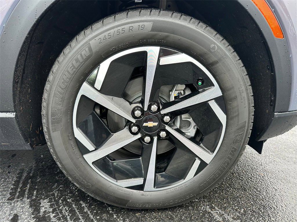 New 2026 Chevrolet Equinox EV LT image 9