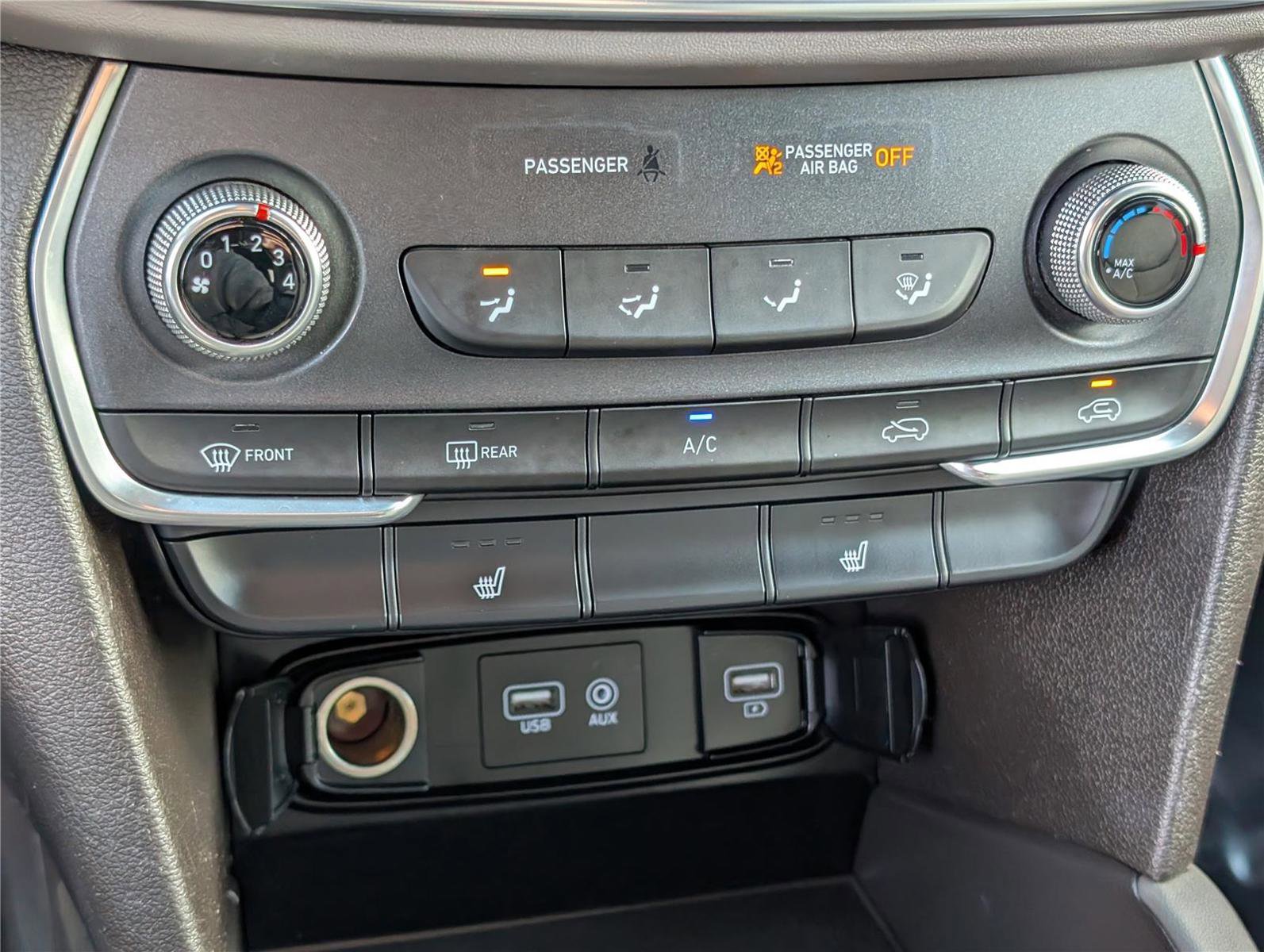 Used 2020 Hyundai Santa Fe SEL image 26