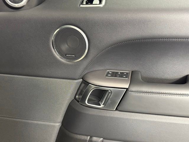 Used 2019 Land Rover Range Rover Sport HSE AWD/4WD image 32
