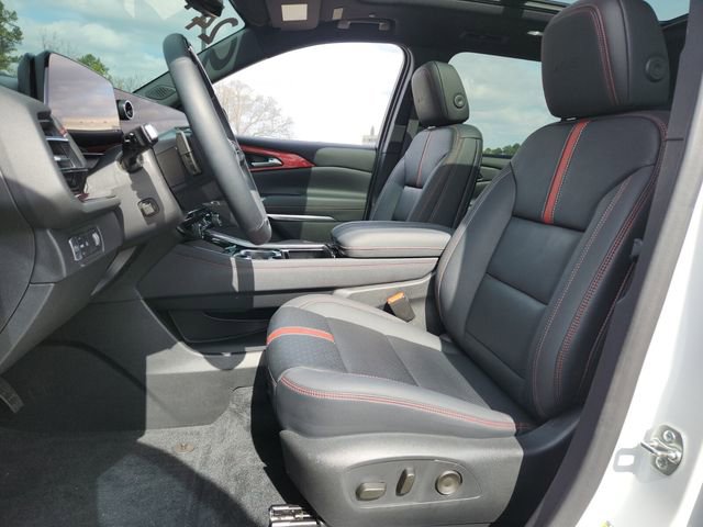 Used 2024 Chevrolet Traverse RS image 9