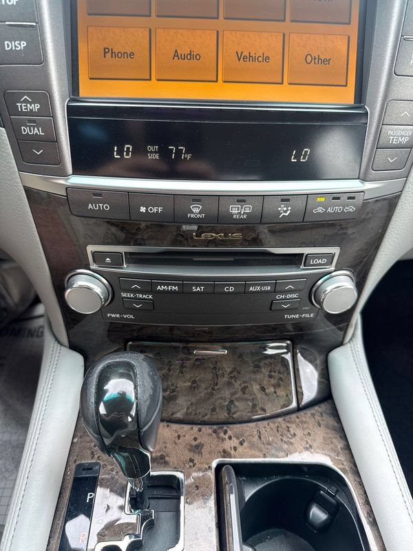 Used 2012 Lexus LS 460 w/ Comfort Pkg RWD image 35