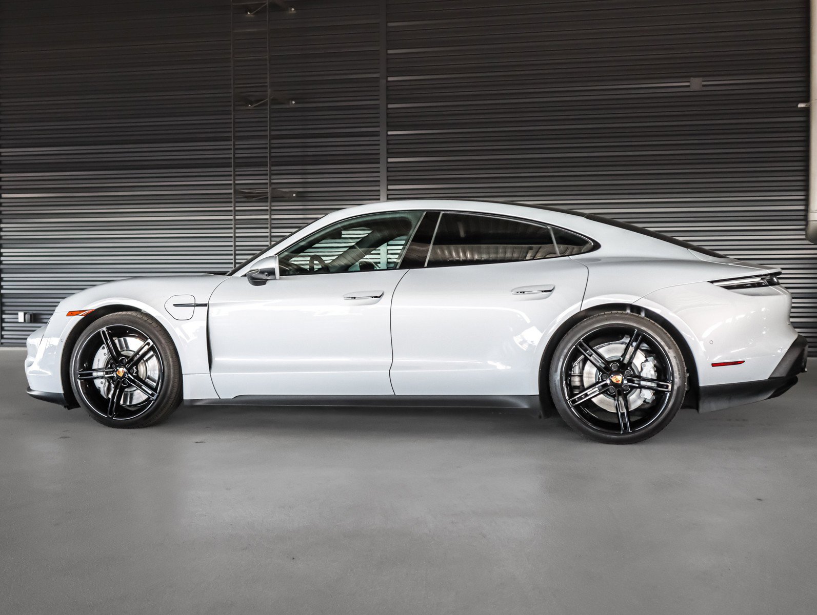 Certified 2024 Porsche Taycan image 2