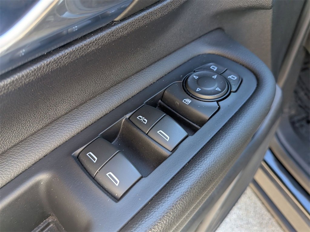 Used 2024 GMC Terrain SLT image 13