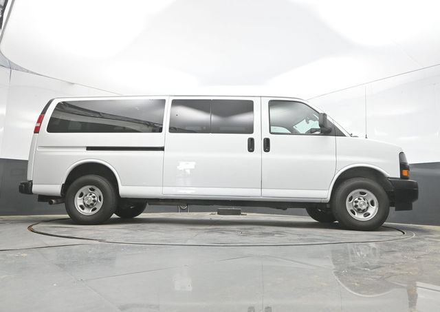 Used 2024 Chevrolet Express 3500 LS RWD image 40