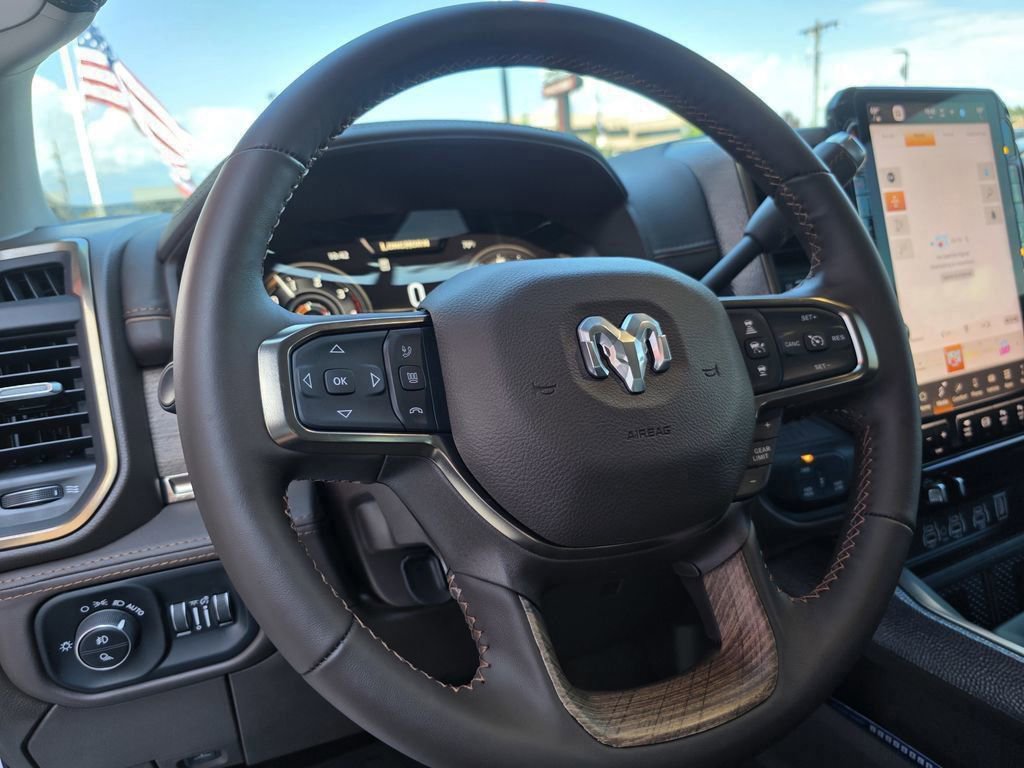 Used 2025 RAM 3500 Longhorn image 22
