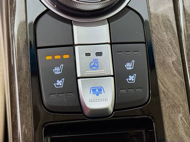 Used 2017 Genesis G90 3.3T Premium image 25