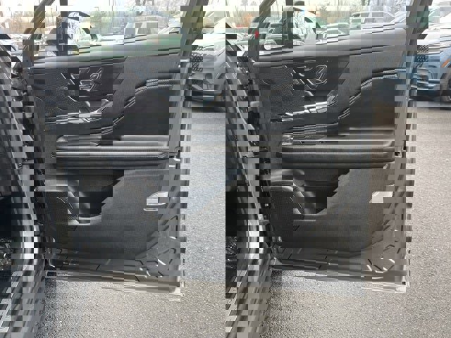 Used 2023 Lincoln Corsair AWD w/ Equipment Group 101A image 23