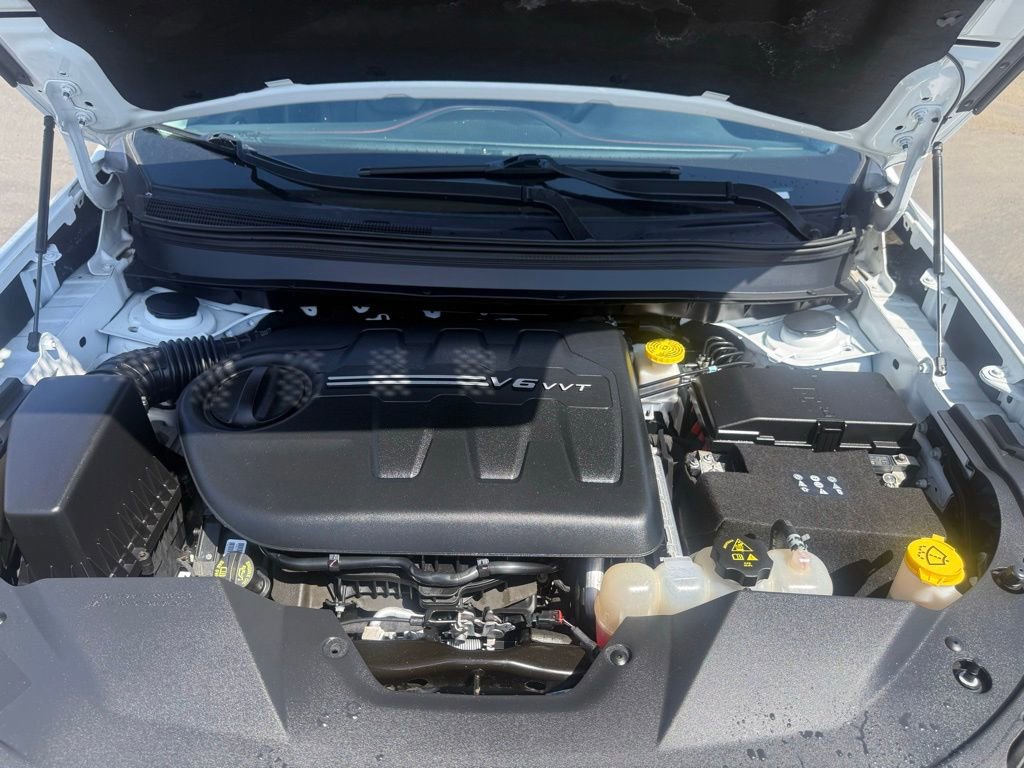 Used 2022 Jeep Cherokee Trailhawk w/ Premium Leather Package AWD/4WD image 60