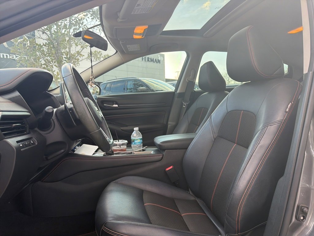 Used 2019 Nissan Altima 2.5 SR w/ SR Premium Package image 2