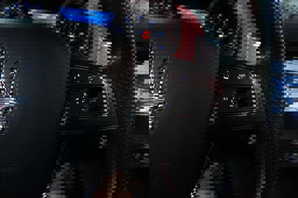 Used 2017 Maserati Levante S image 39