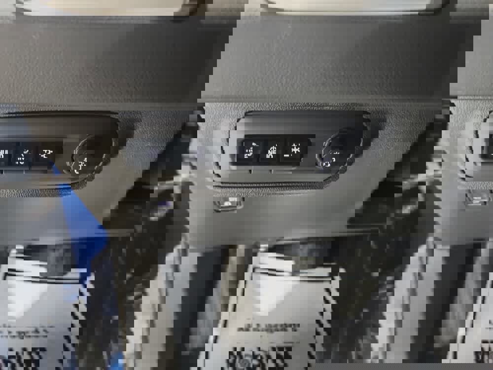 Used 2022 GMC Terrain SLT w/ Tech Package image 18