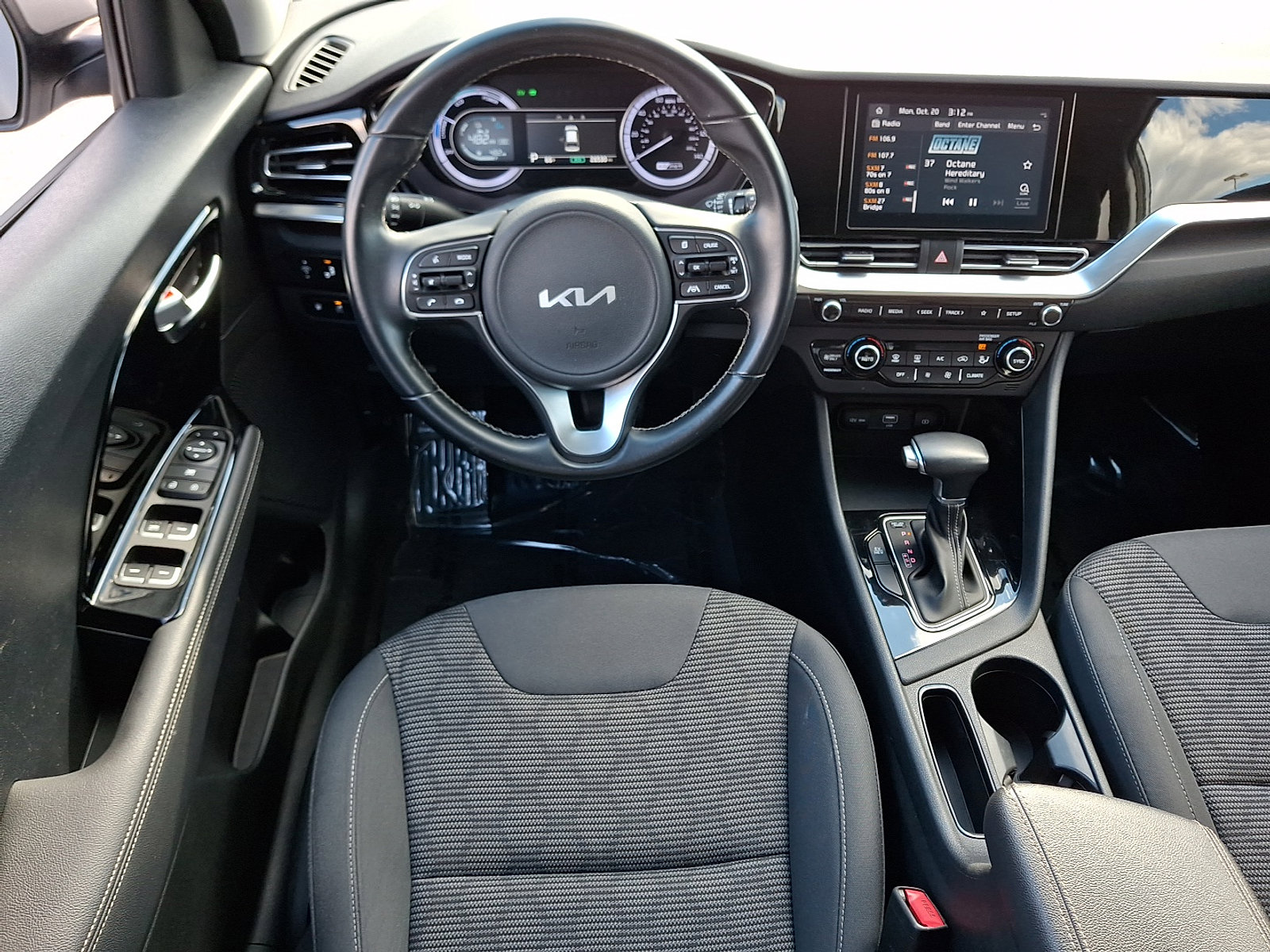 Certified 2022 Kia Niro LXS image 11