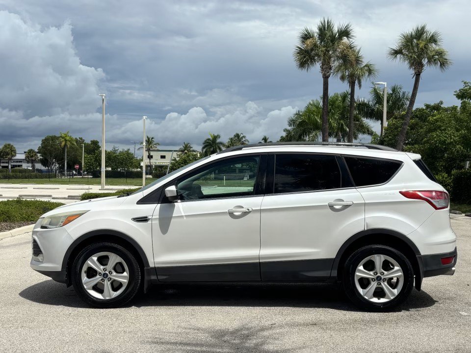 Used 2013 Ford Escape SE FWD image 9