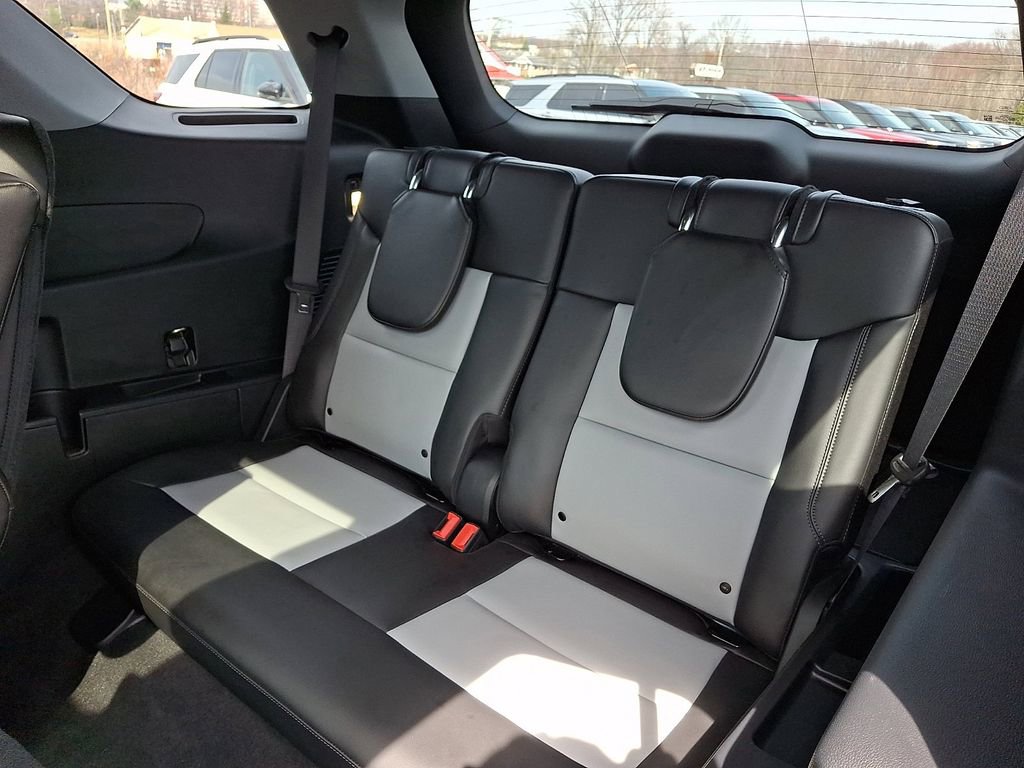 Certified 2023 Ford Explorer XLT w/ Equipment Group 202A image 10